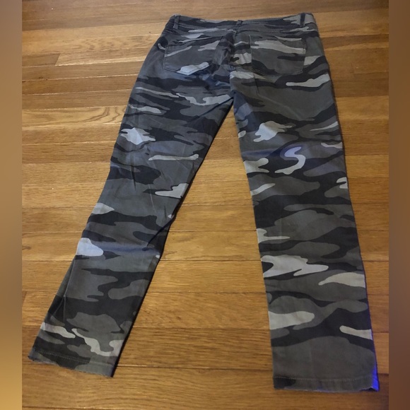 NWOT Democracy Camouflage Jeans - Picture 3 of 6